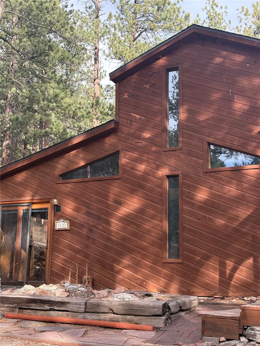 3137 Meadow View Road