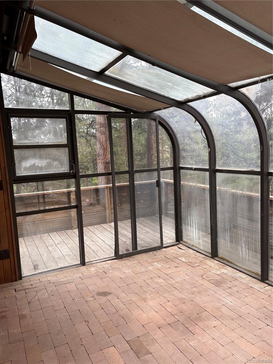 3137 Meadow View Road