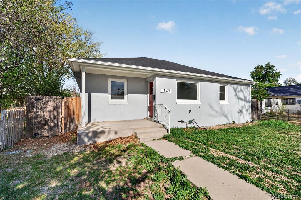 Photo of 1567 Rosemary Street, Denver, CO 80220 (MLS # 5555589)