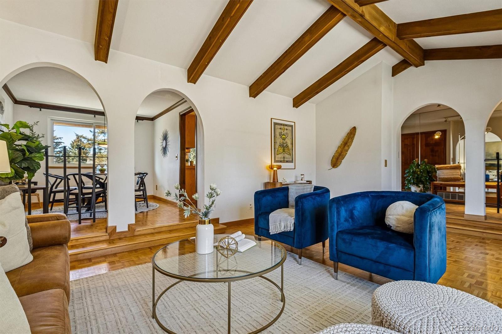 6613 S Pontiac Court