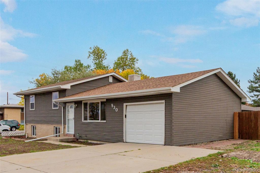 Photo of 930 Oak Street, Lakewood, CO 80215 (MLS # 6177153)
