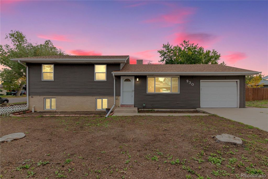 Photo of 930 Oak Street, Lakewood, CO 80215 (MLS # 6177153)