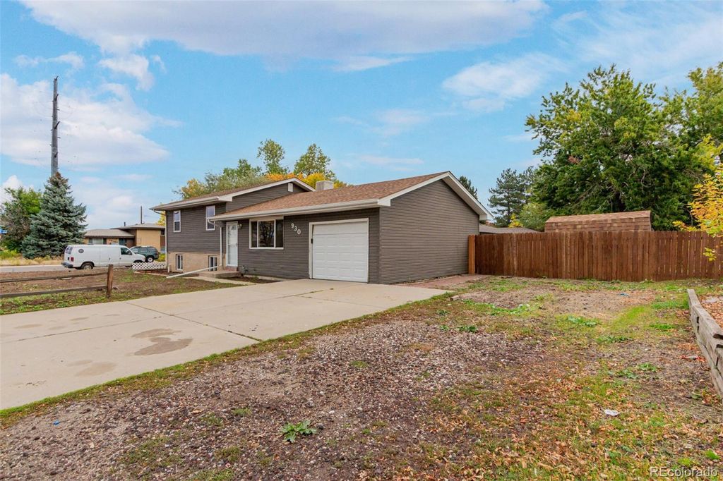 Photo of 930 Oak Street, Lakewood, CO 80215 (MLS # 6177153)