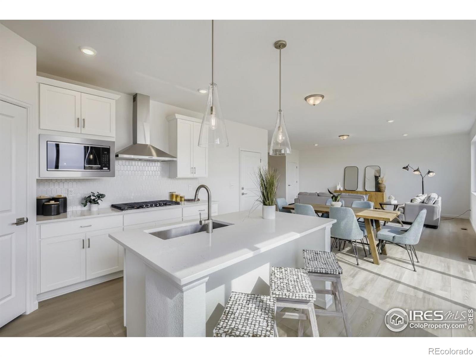 7337 Swan River Street