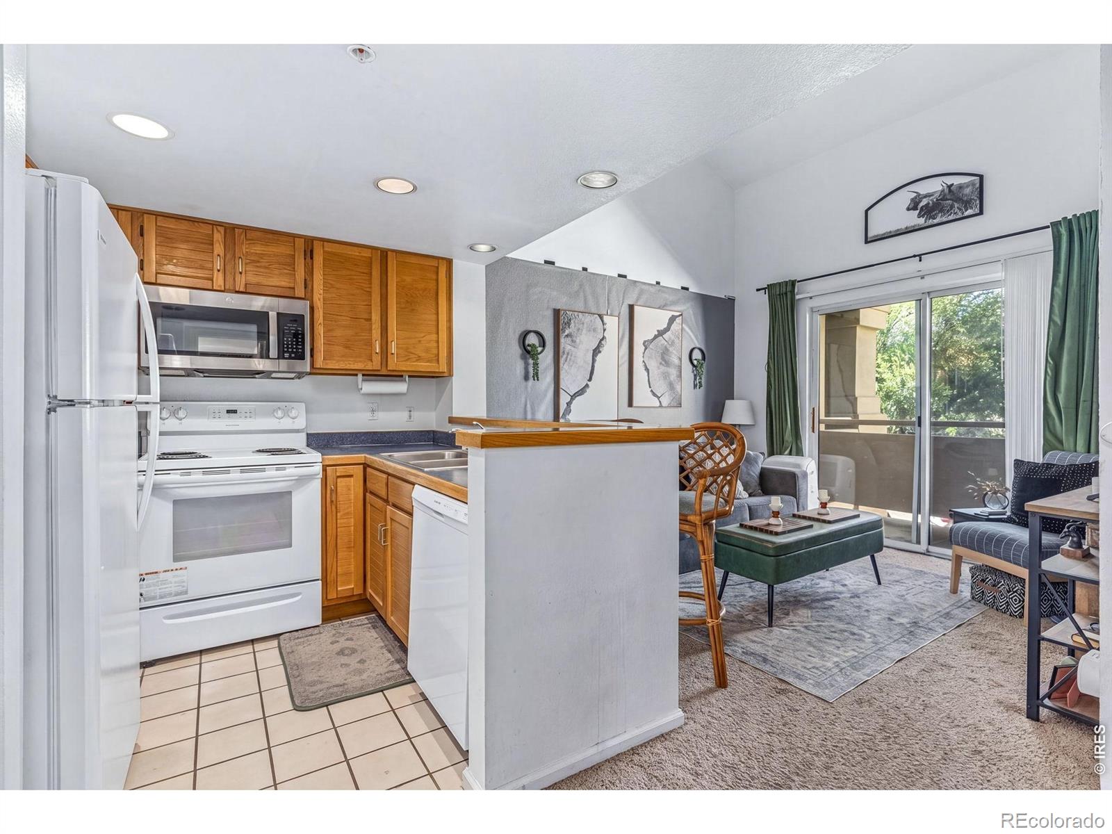 935 Broadway 205