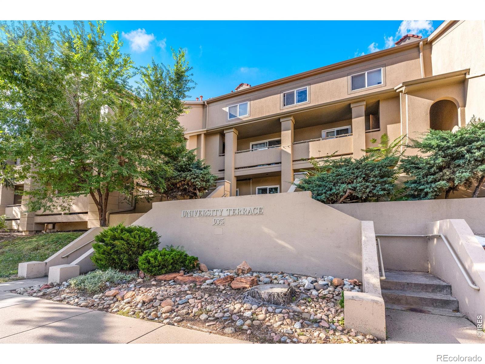 935 Broadway 205