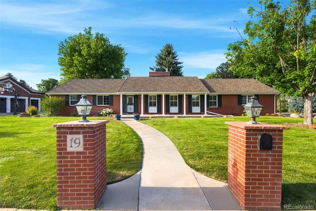 Photo of 19 Niblick Lane, Littleton, CO 80123 (MLS # 4374668)