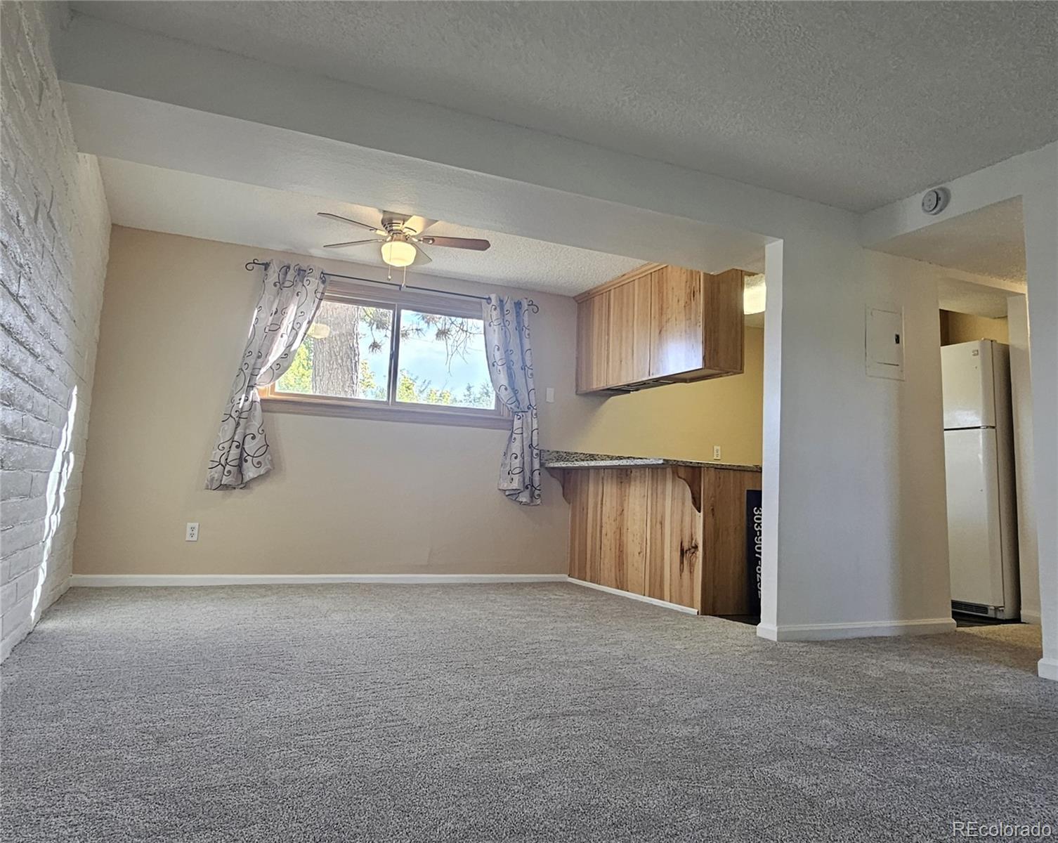 1723 Robb Street 4