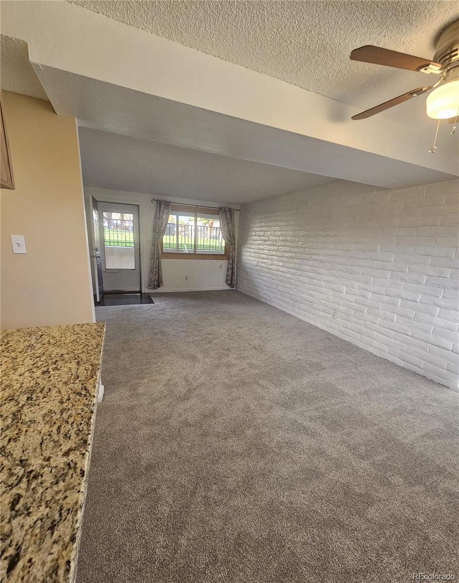 1723 Robb Street 4