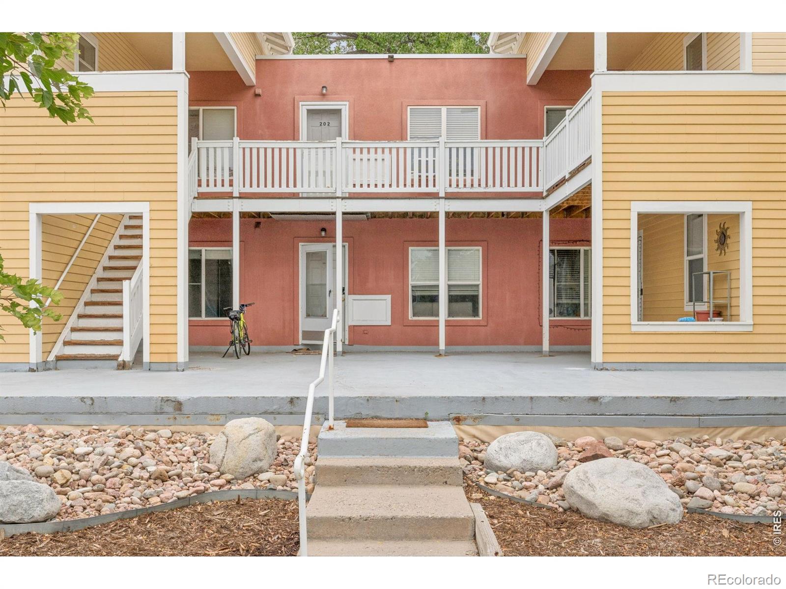 2610 Iris Avenue 105