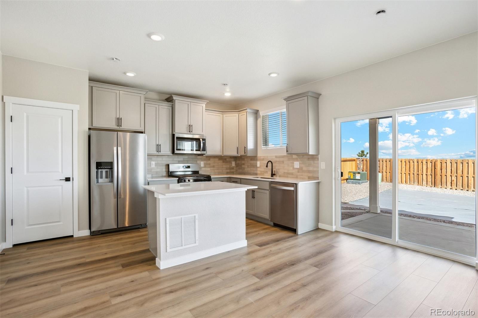 9484 Yampa Street, Commerce City, CO, 80022 3 9484 Yampa Street