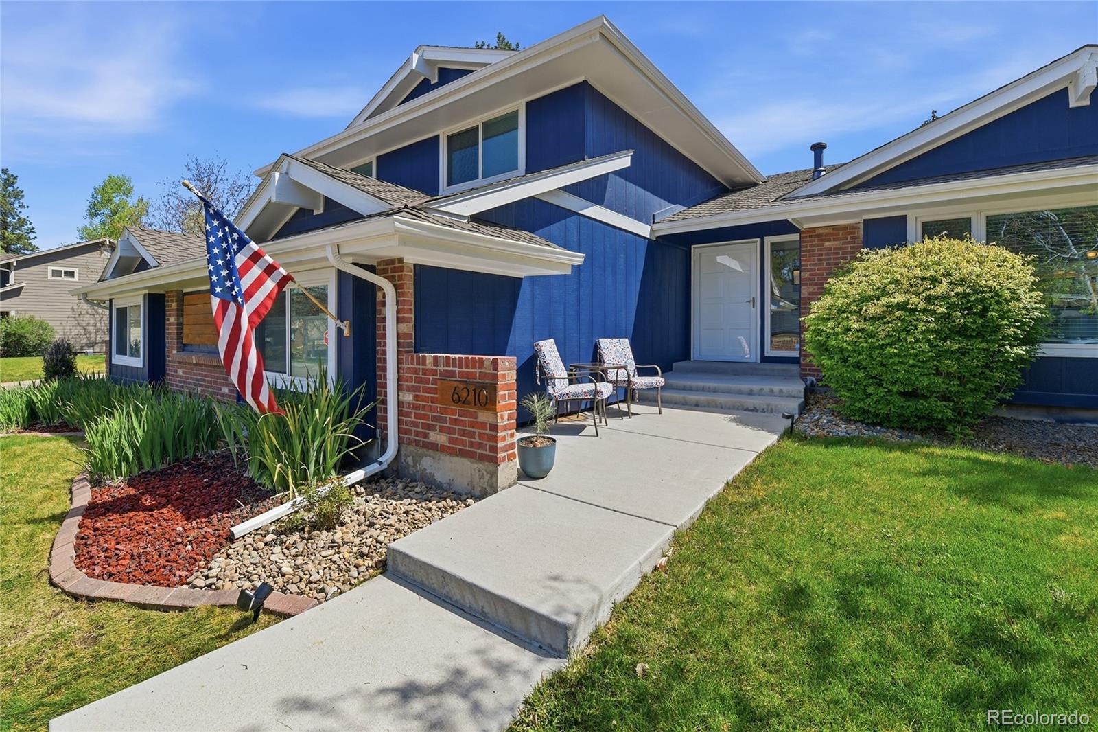 6210 S Grape Court
