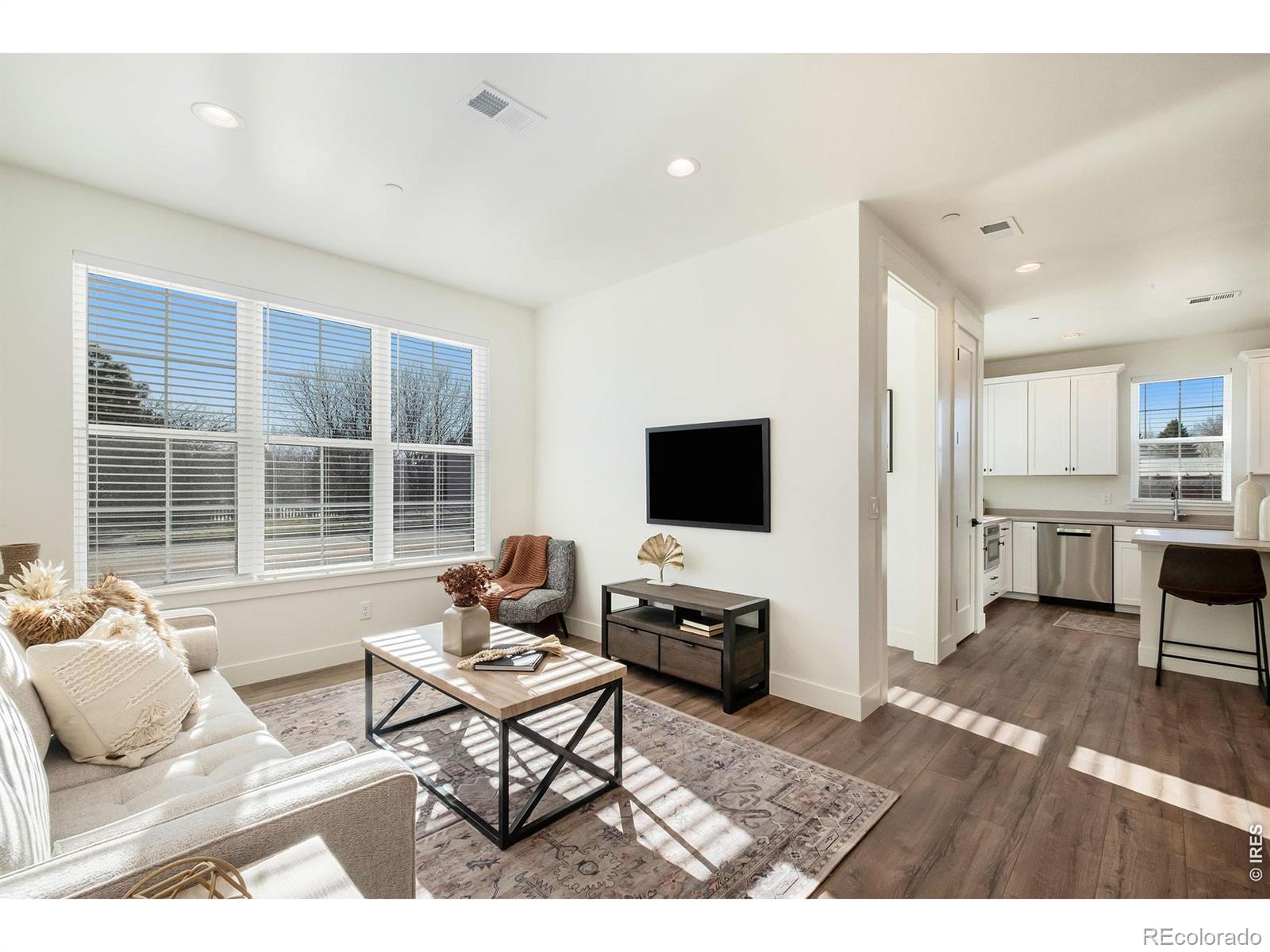 5102 Stonewall Street