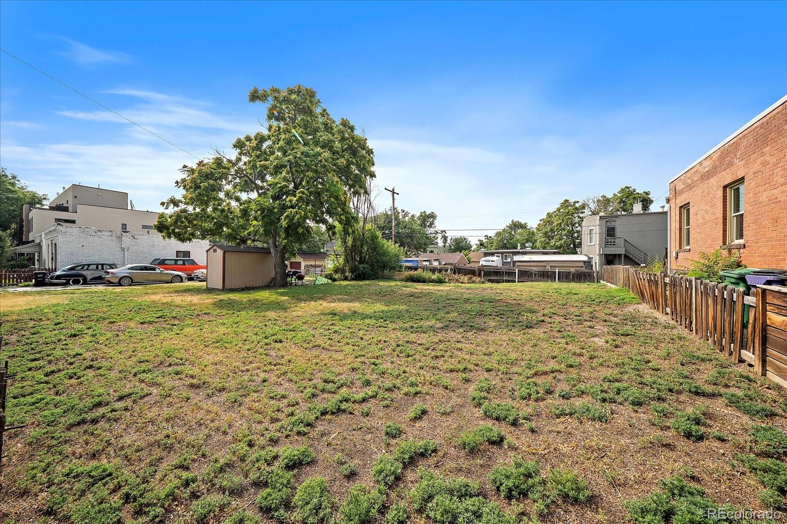 2600 W Argyle Place