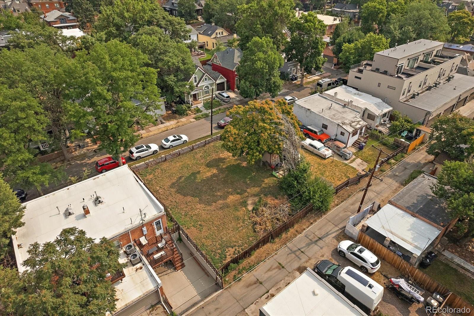 2600 W Argyle Place
