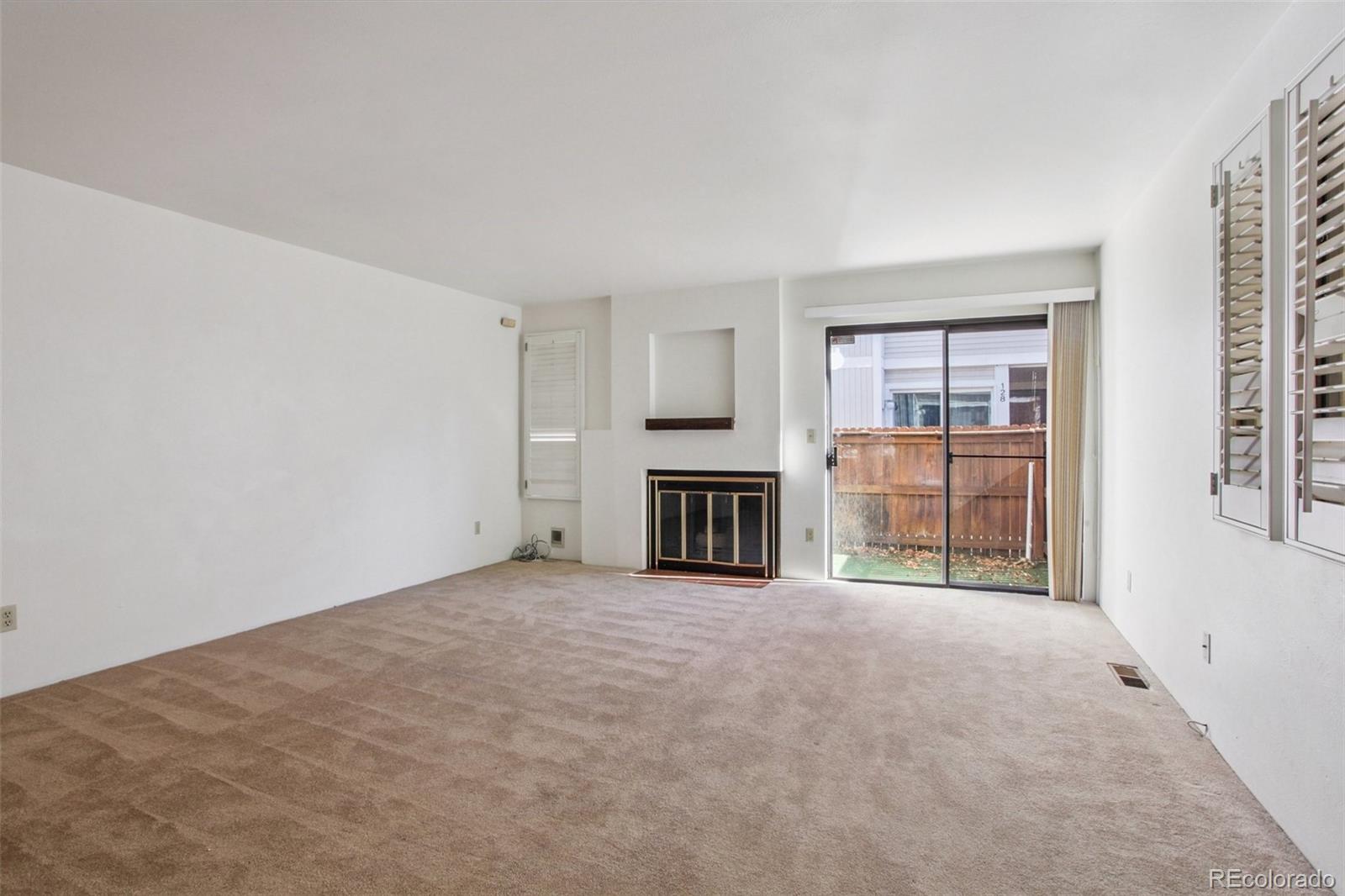 1050 S Monaco Parkway 127