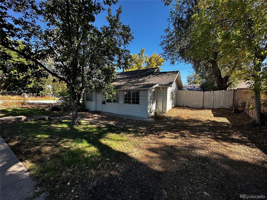 Photo of 212 Knox Court, Denver, CO 80219 (MLS # 3529823)