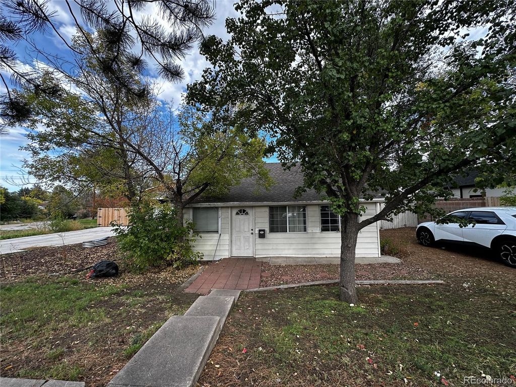 Photo of 212 Knox Court, Denver, CO 80219 (MLS # 3529823)