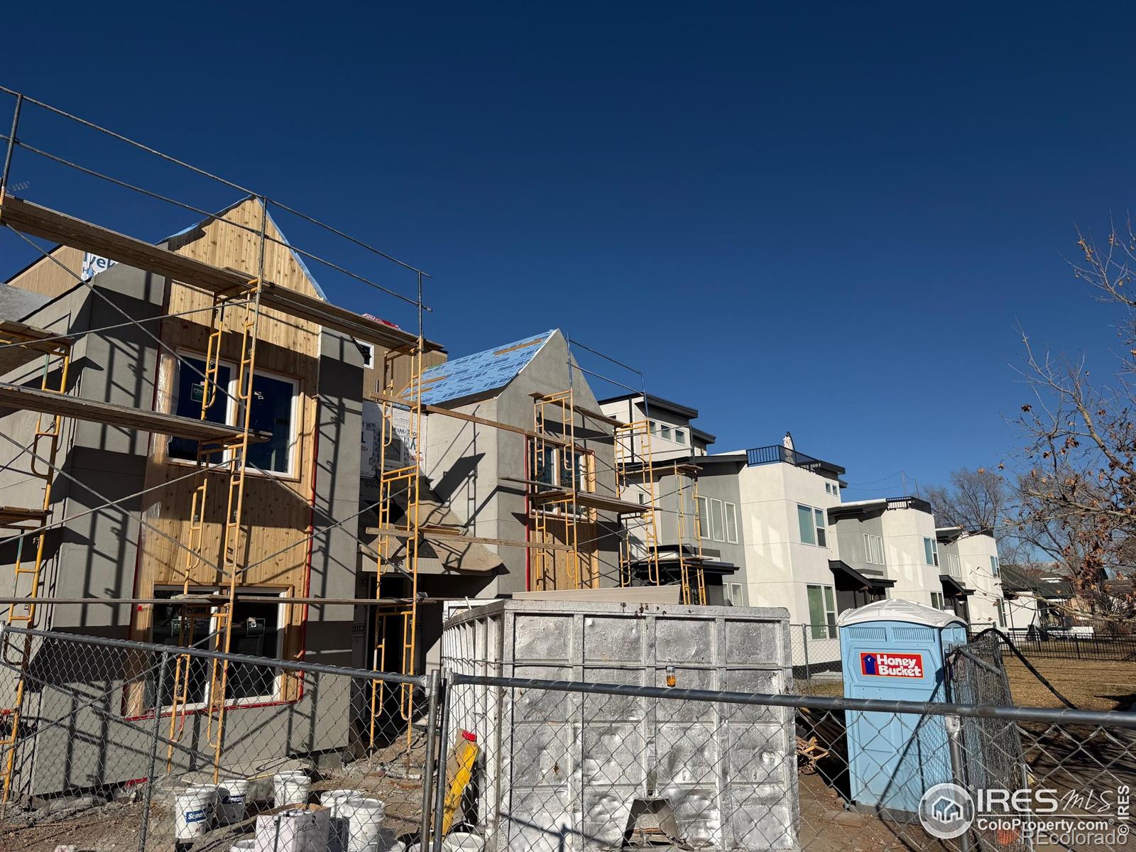 2379 S Cherokee Street