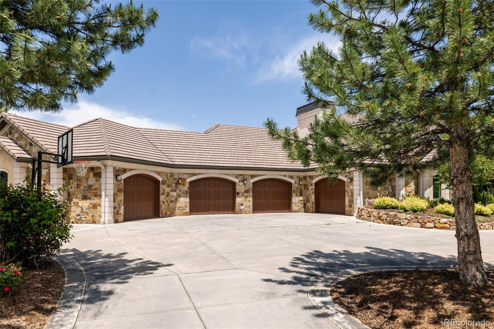 4041 E Forbes Court