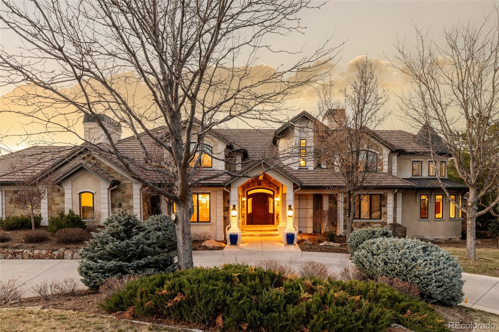 4041 E Forbes Court
