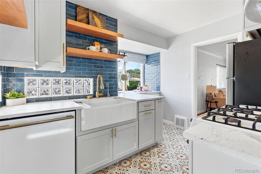 Photo of 3564 Magnolia Street, Denver, CO 80207 (MLS # 5894555)