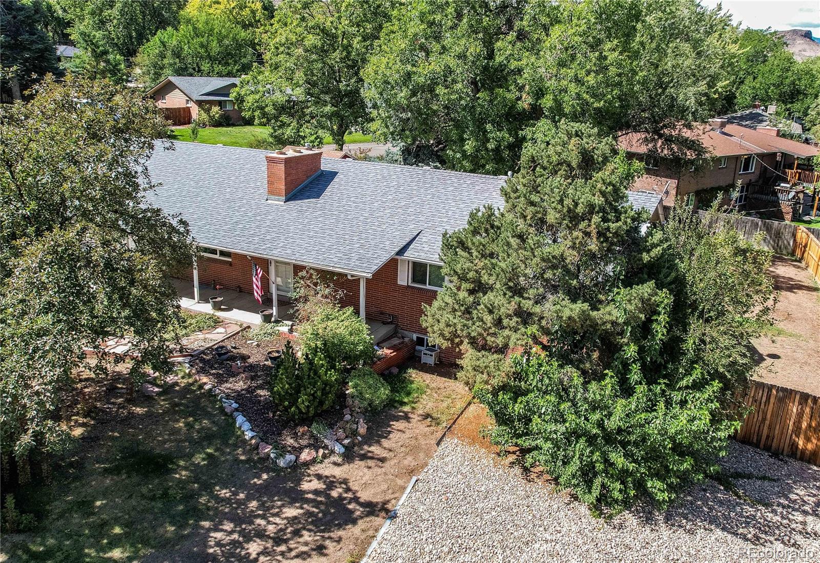 3005 Flora Lane