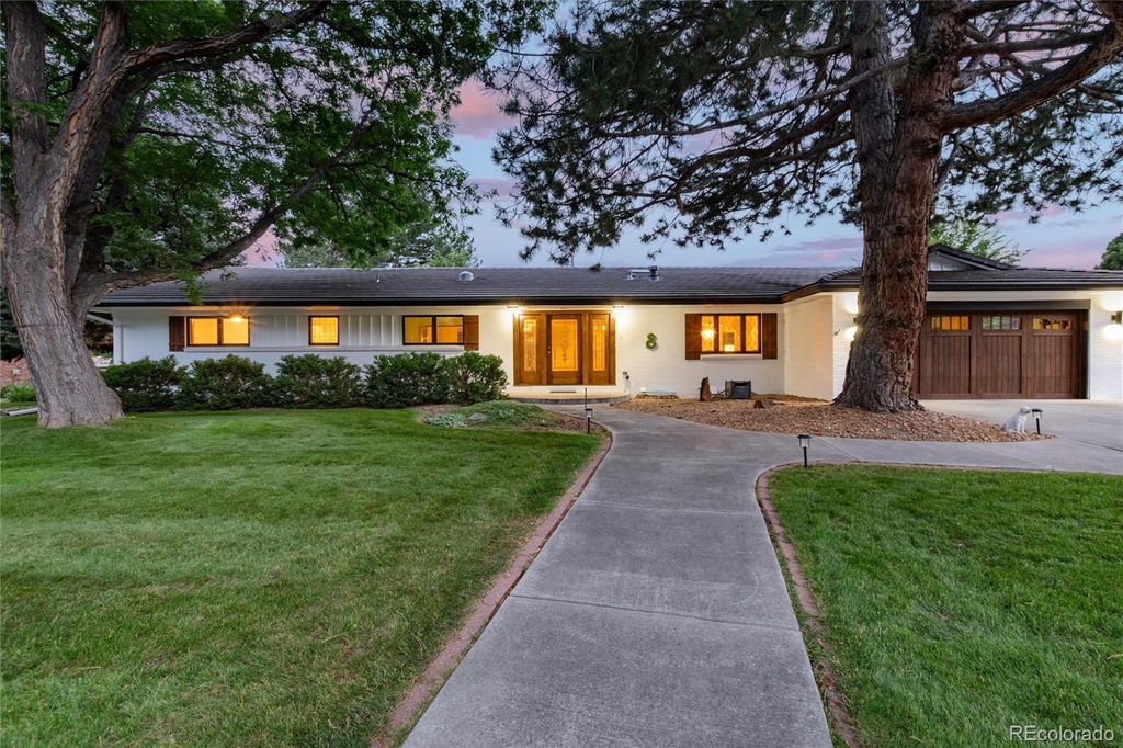 Photo of 8 Club Lane, Littleton, CO 80123 (MLS # 9745901)