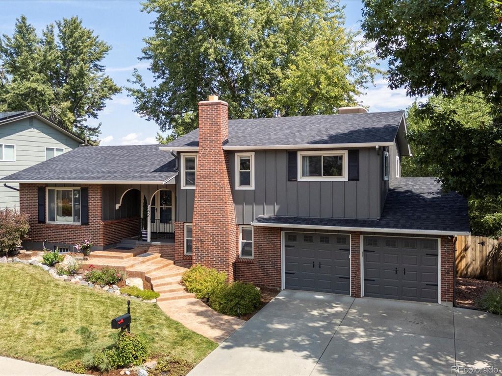 Photo of 842 S Newcombe Way, Lakewood, CO 80226 (MLS # 9451628)