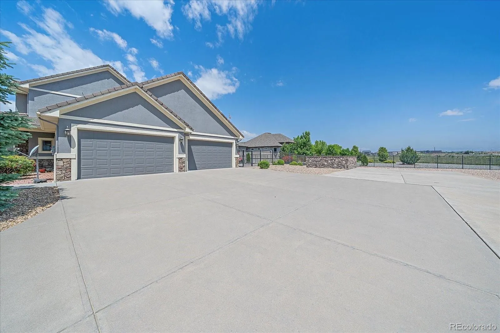 Thornton, Colorado 80602, United States, 6 Bedrooms Bedrooms, ,5 BathroomsBathrooms,Residential,Active,145758