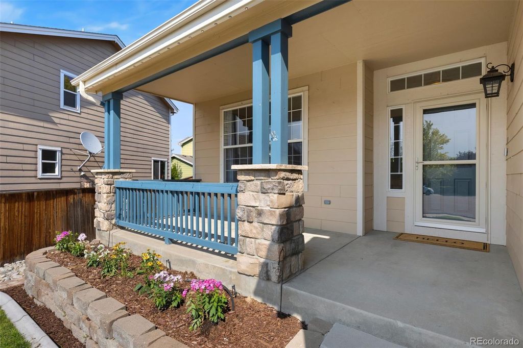 Photo of 2010 Glenarbor Court, Longmont, CO 80504 (MLS # 1616956)