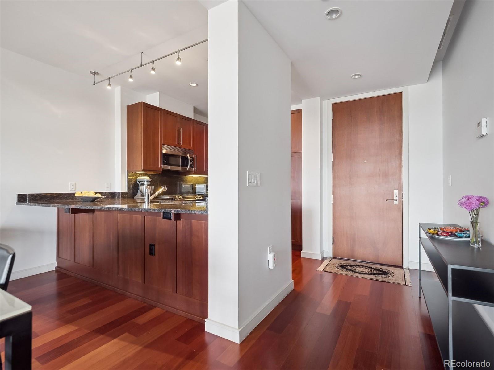 333 S Monroe Street 313