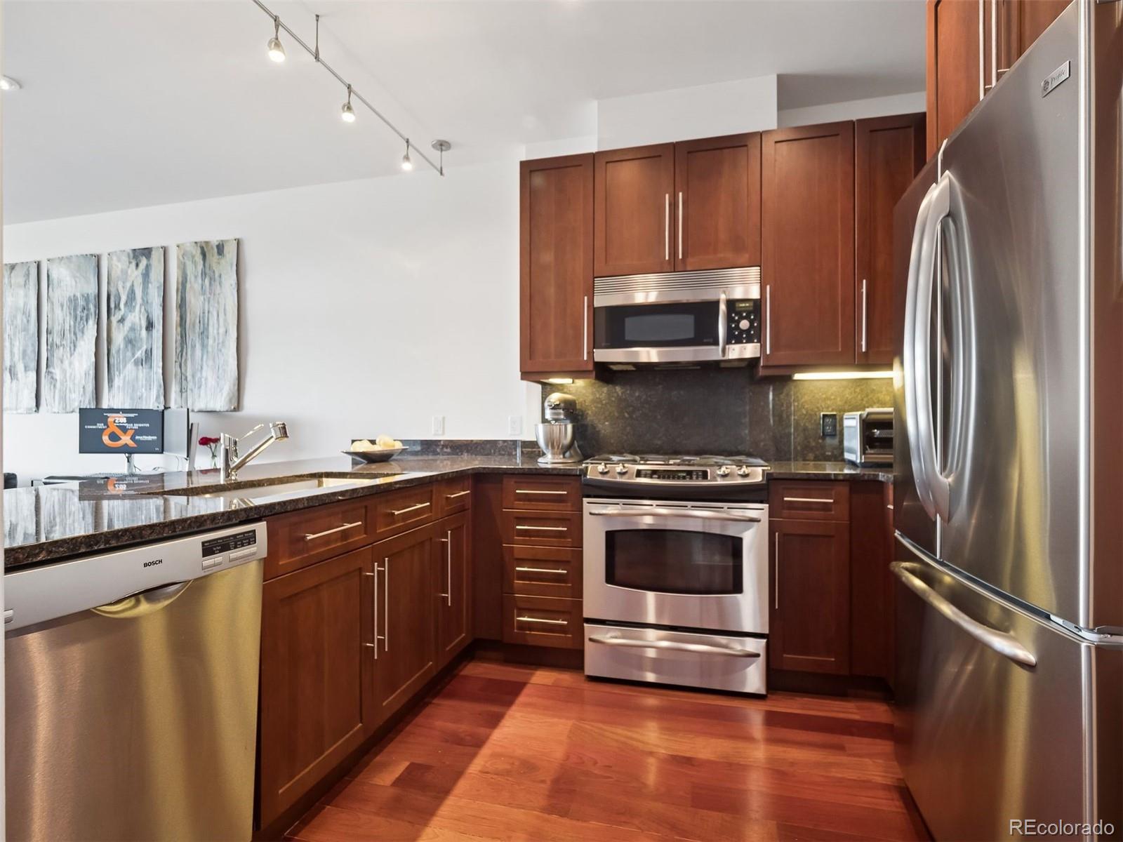 333 S Monroe Street 313