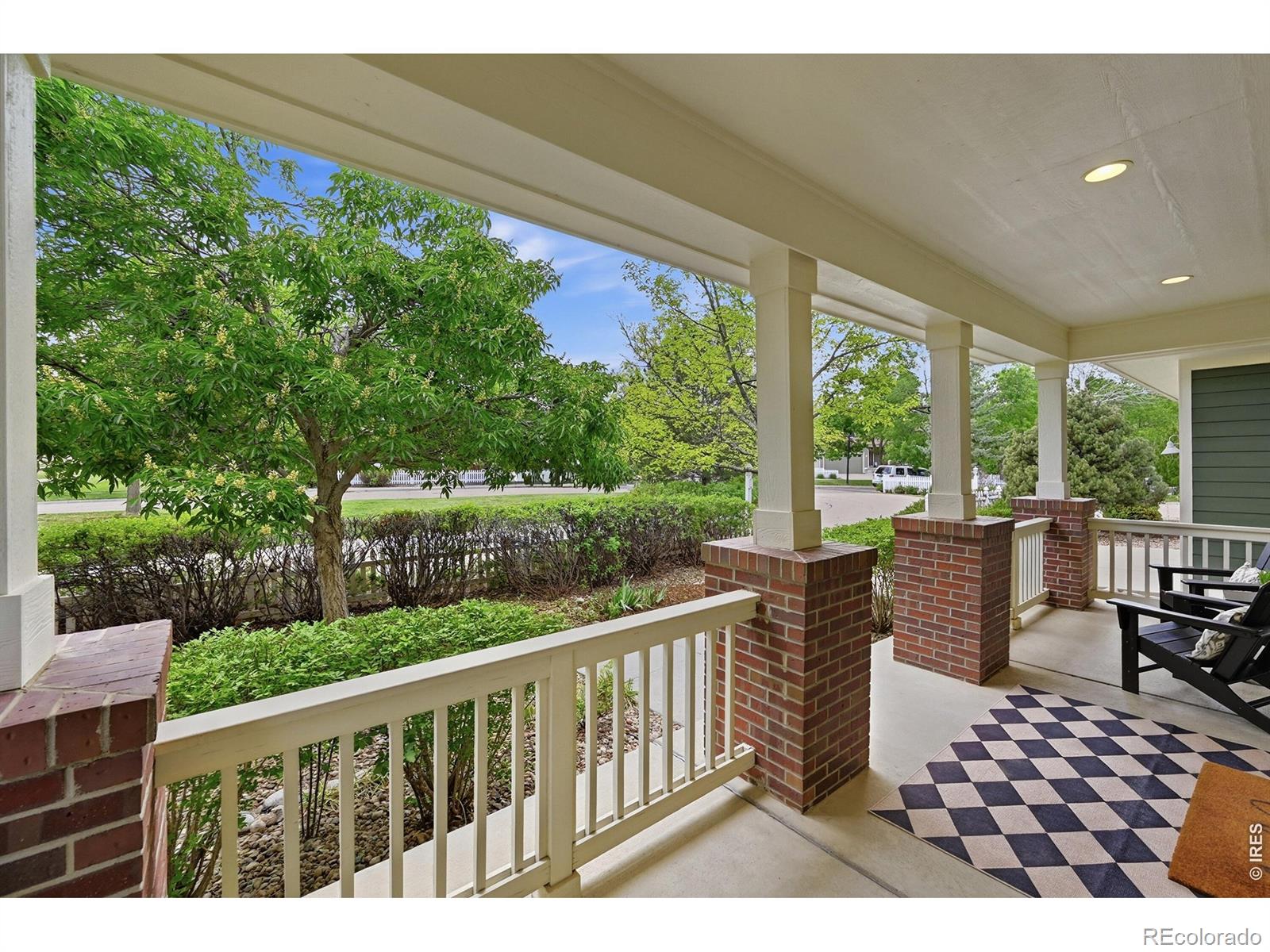 516 Indian Peaks Trail W