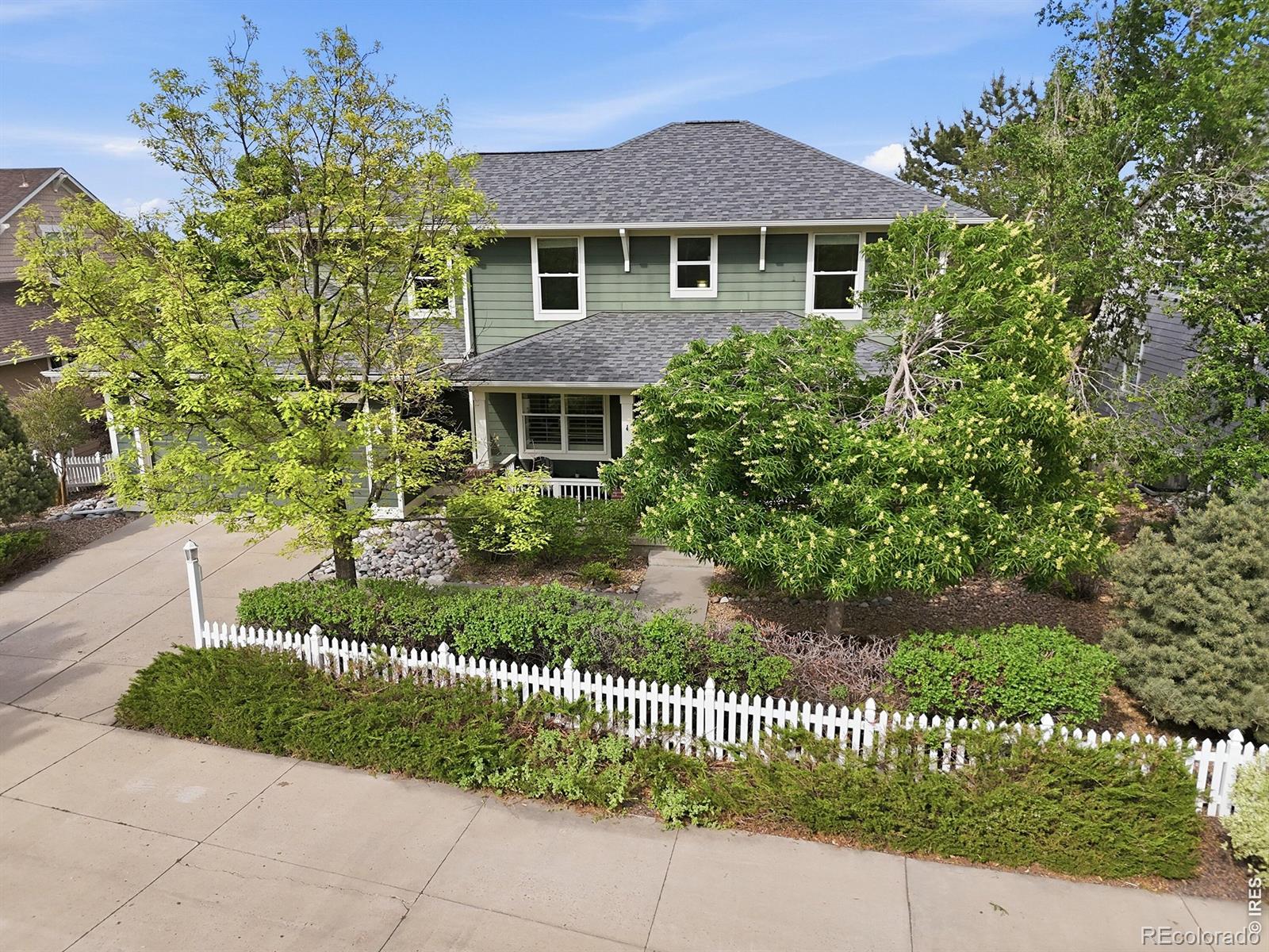 516 Indian Peaks Trail W