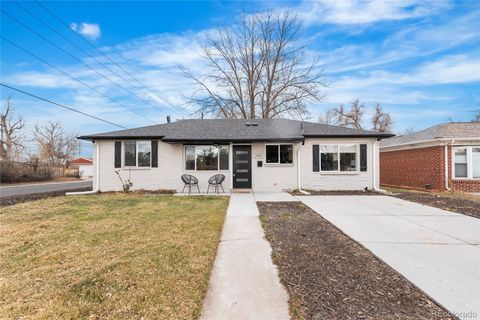 Photo of 2901 Niagara Street, Denver, CO 80207 (MLS # 6622377)