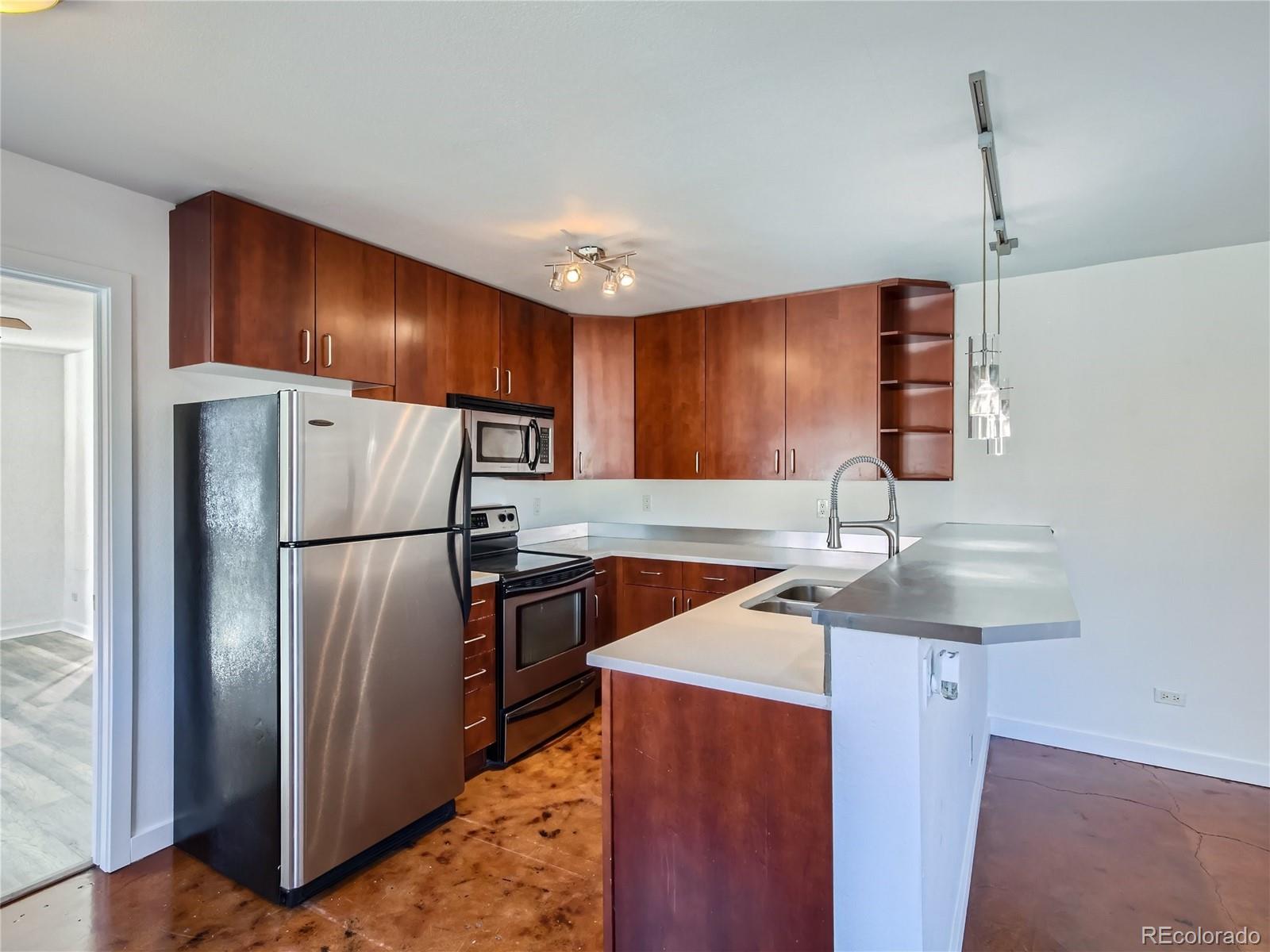 500 E 11th Avenue 203