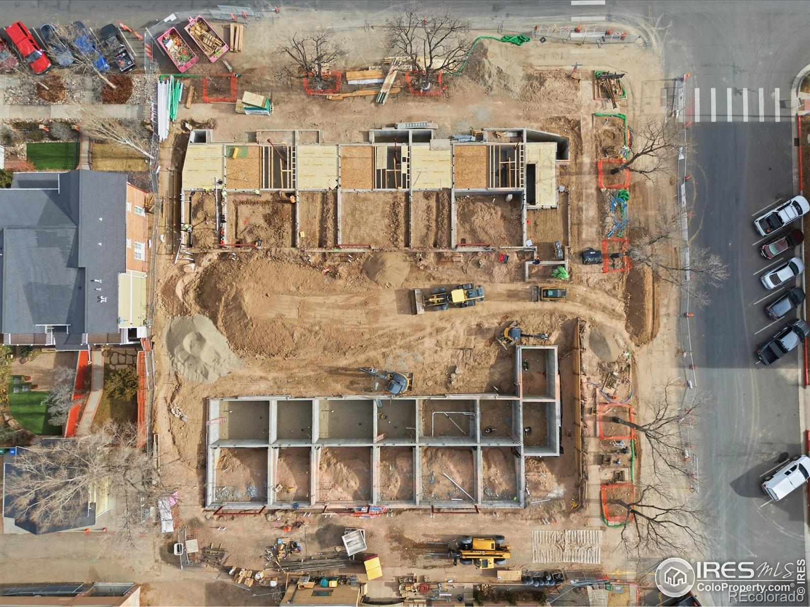 232 E Oak Street 109E