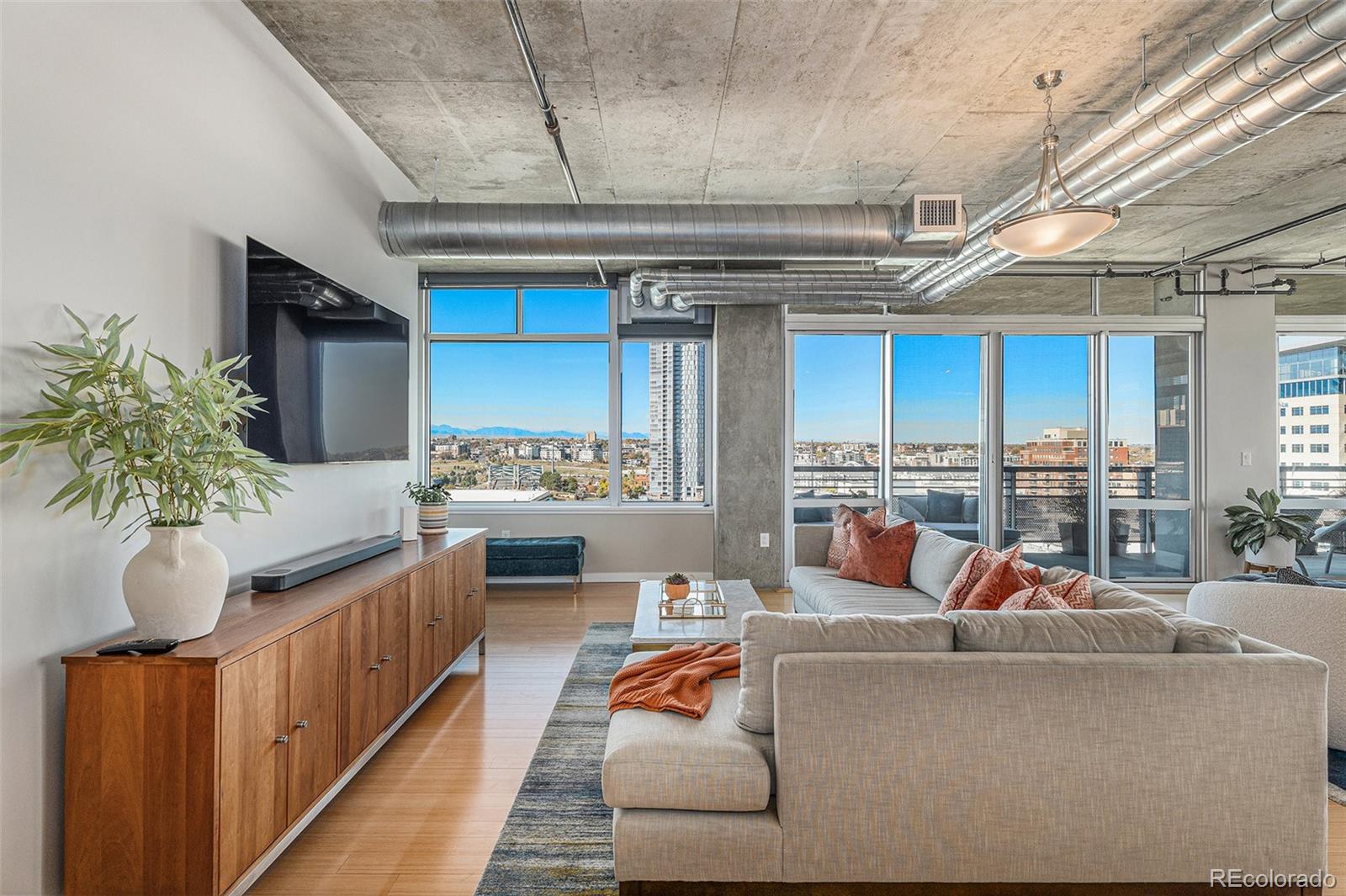 1401 Wewatta Street 1202