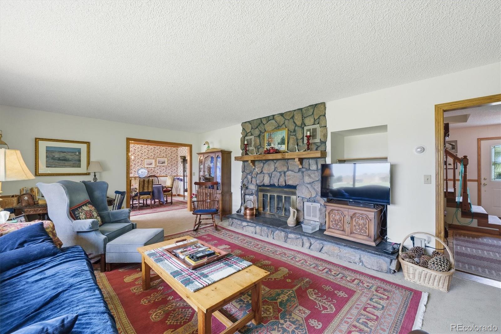 2219 Meadow Green Circle