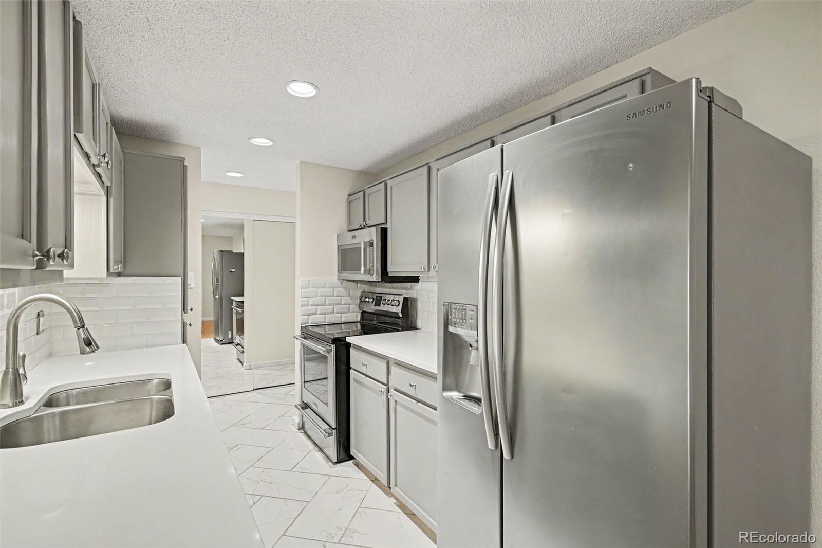 2375 S Linden Court 115