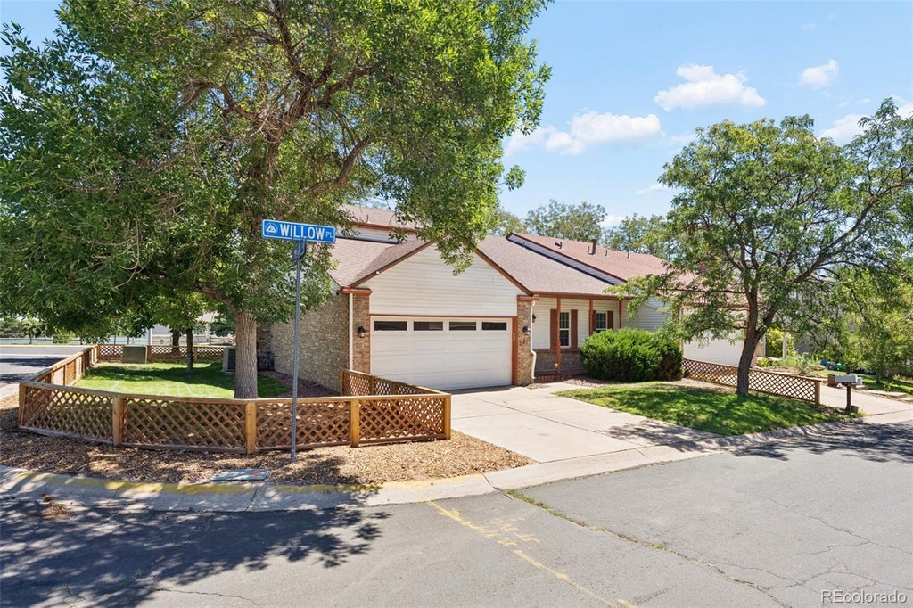 Photo of 170 Willow Place S, Broomfield, CO 80020 (MLS # 2717066)