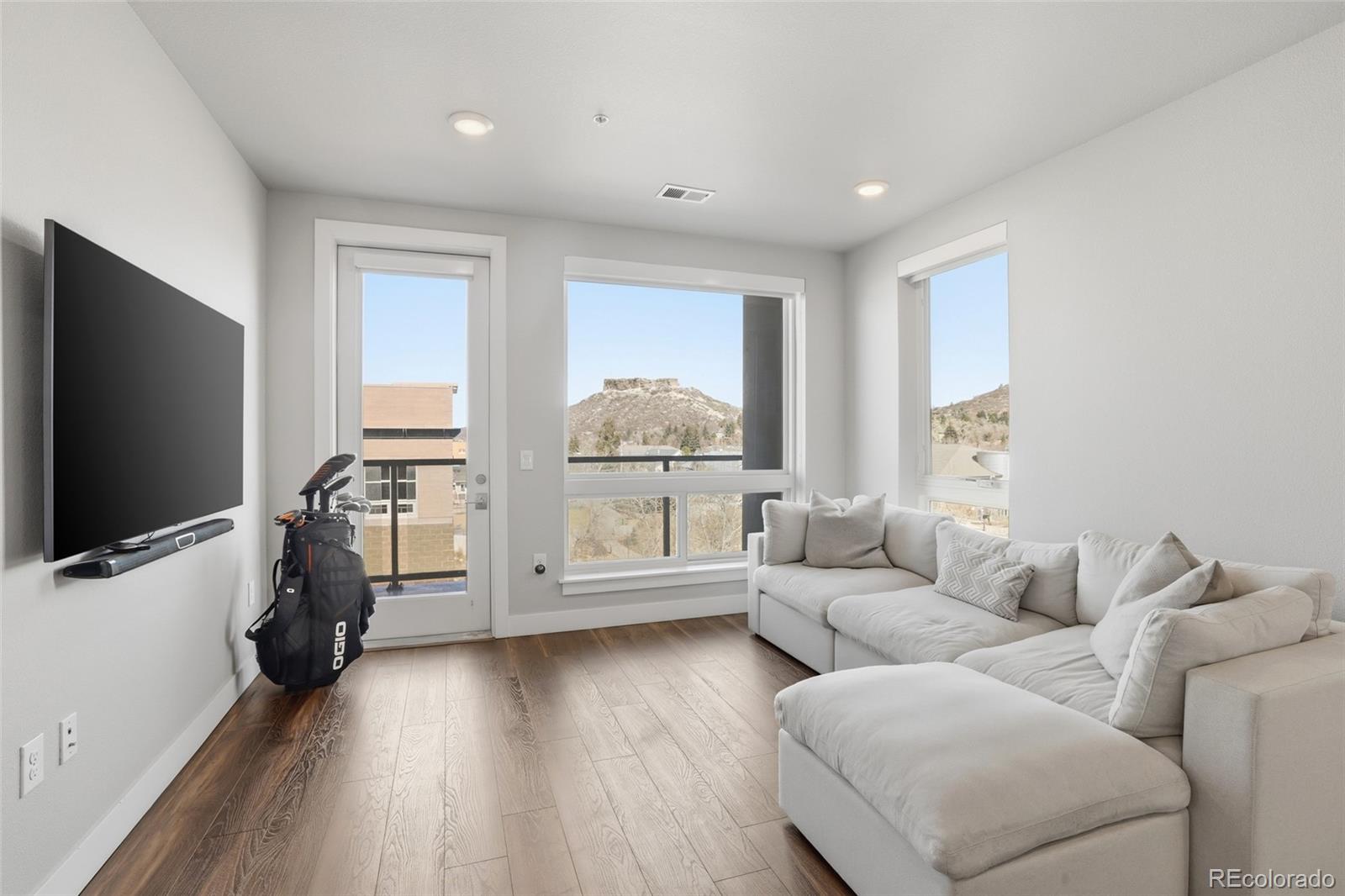 20 Wilcox Street 410