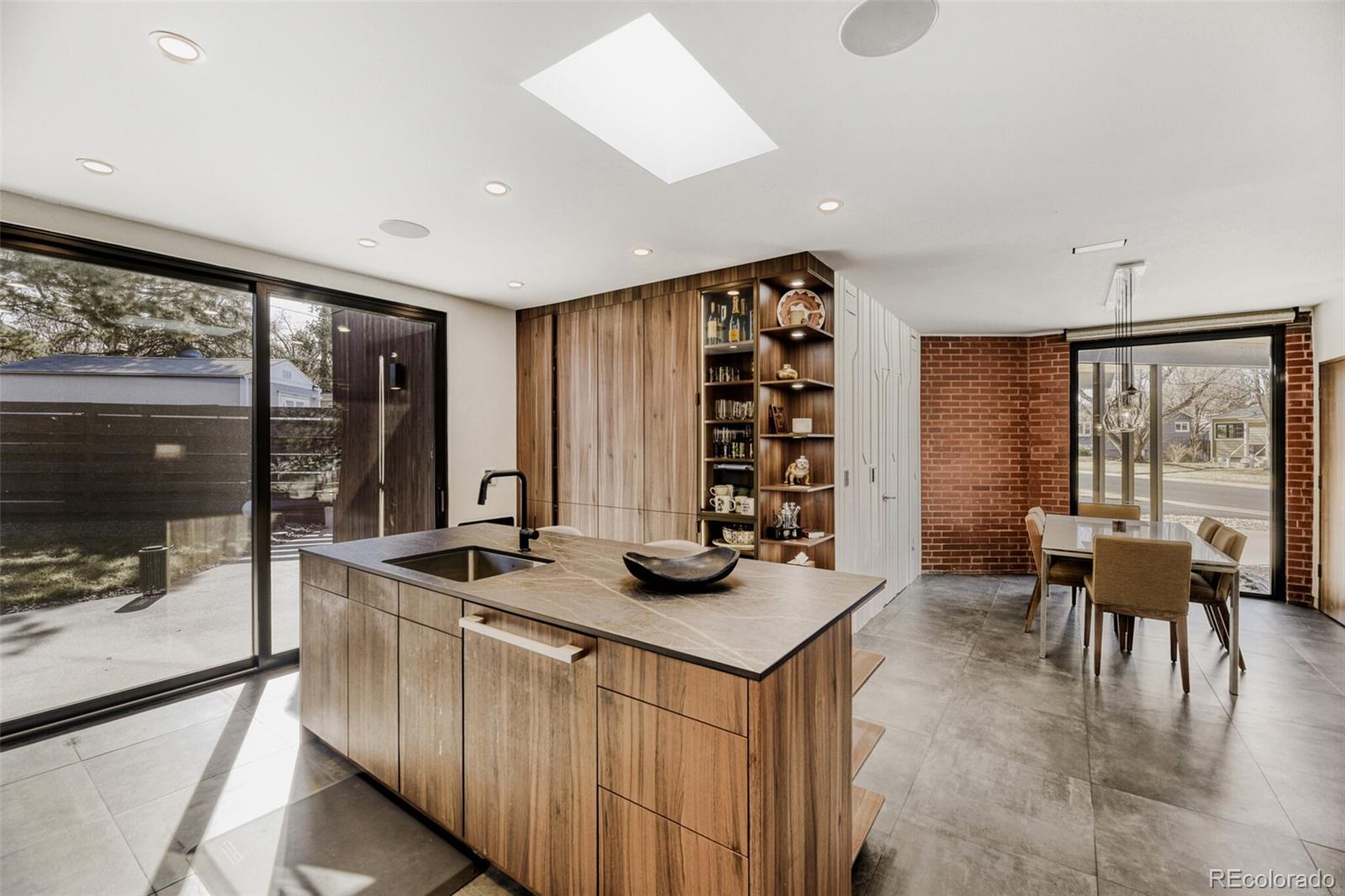 2910 S Marion Street