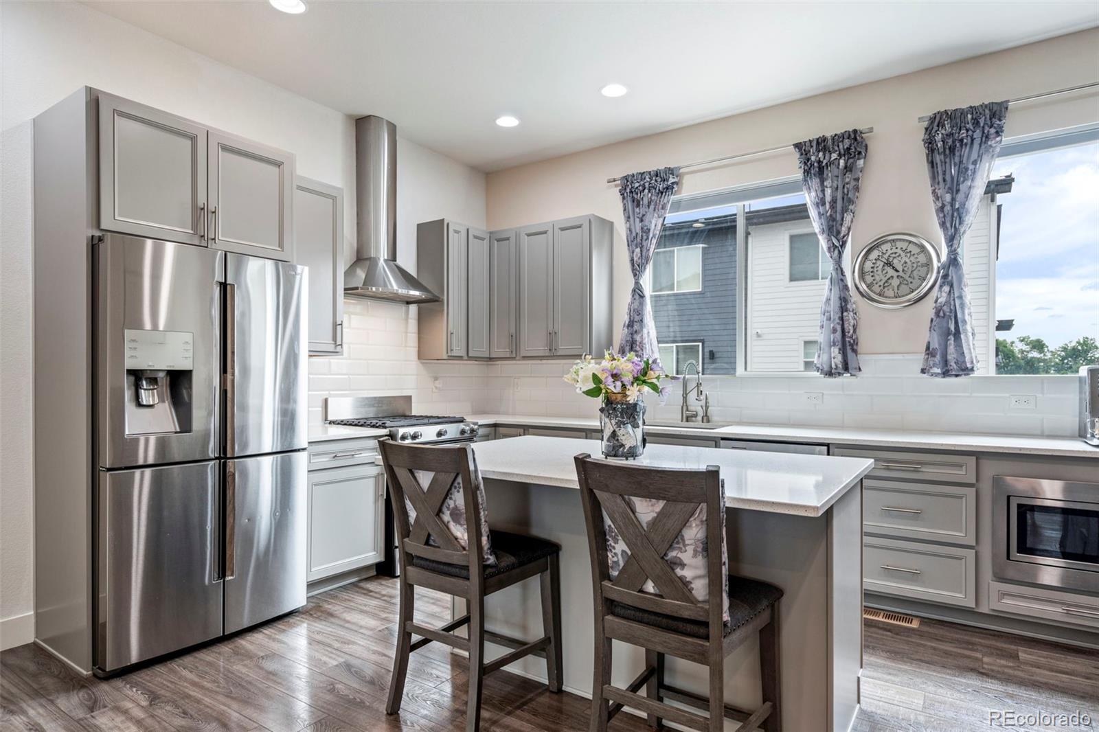 7885 W 43rd Circle, Wheat Ridge, CO 80033 — MLS #7884773 — photo 7 of 50