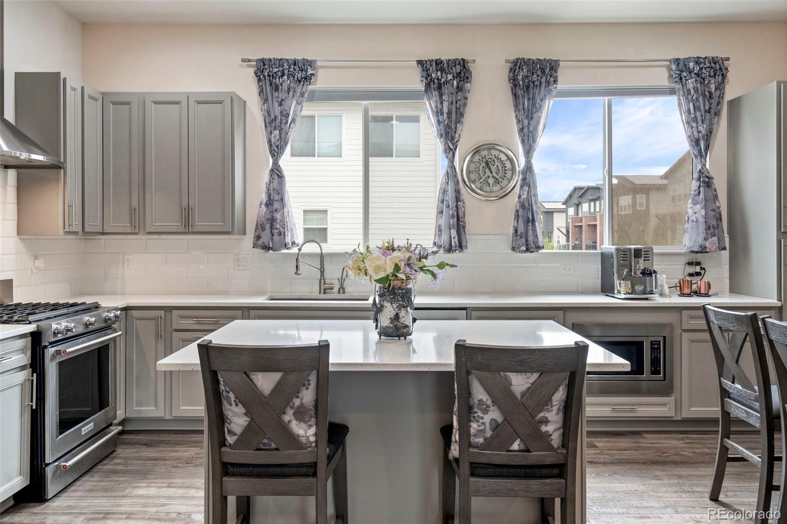 7885 W 43rd Circle, Wheat Ridge, CO 80033 — MLS #7884773 — photo 16 of 50