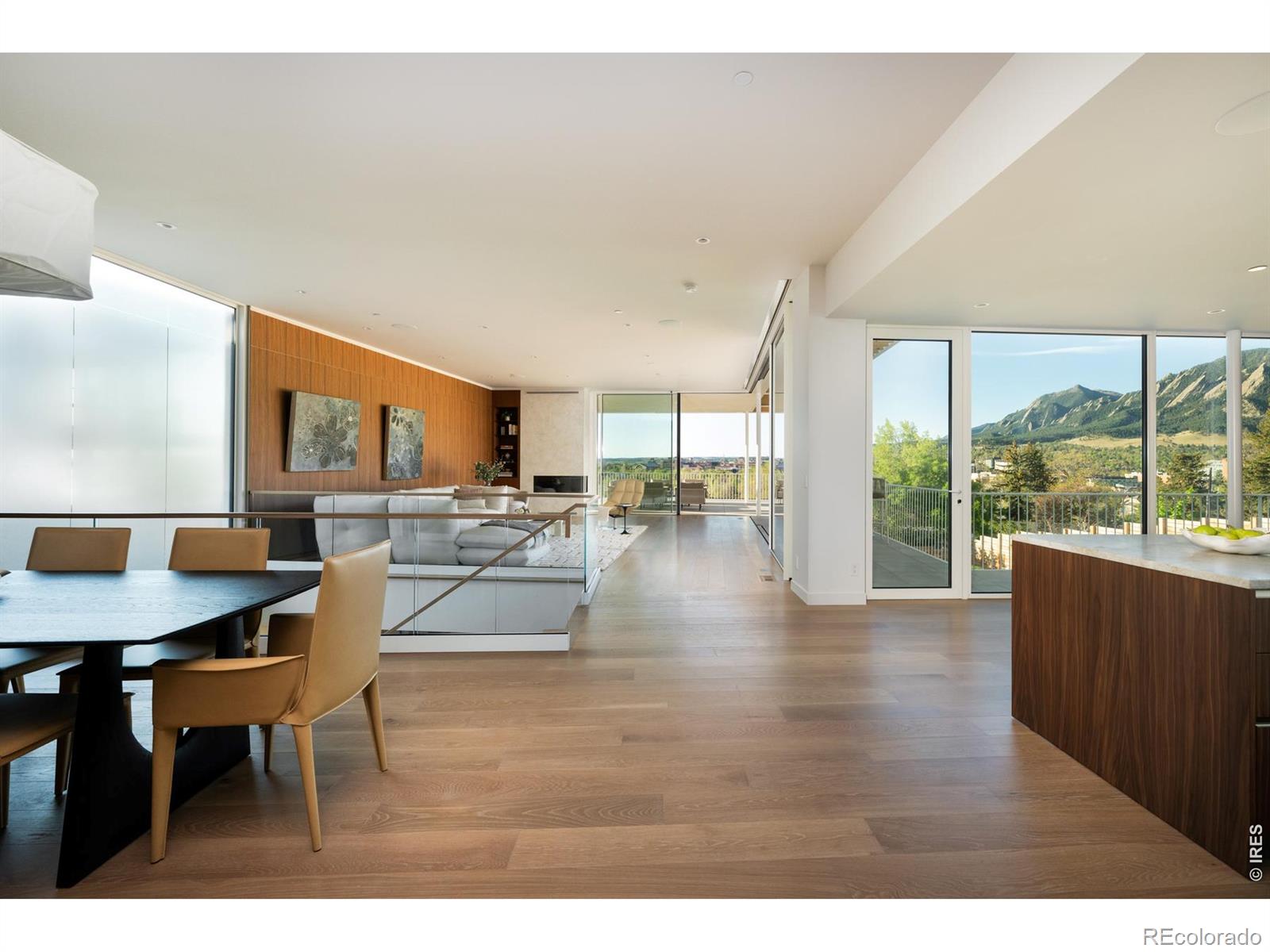 1750 Sunset Boulevard