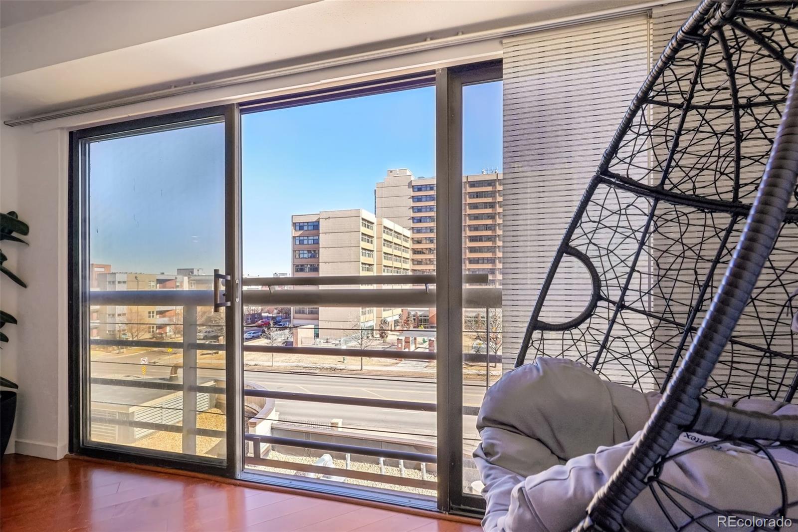 100 Park Avenue W 304