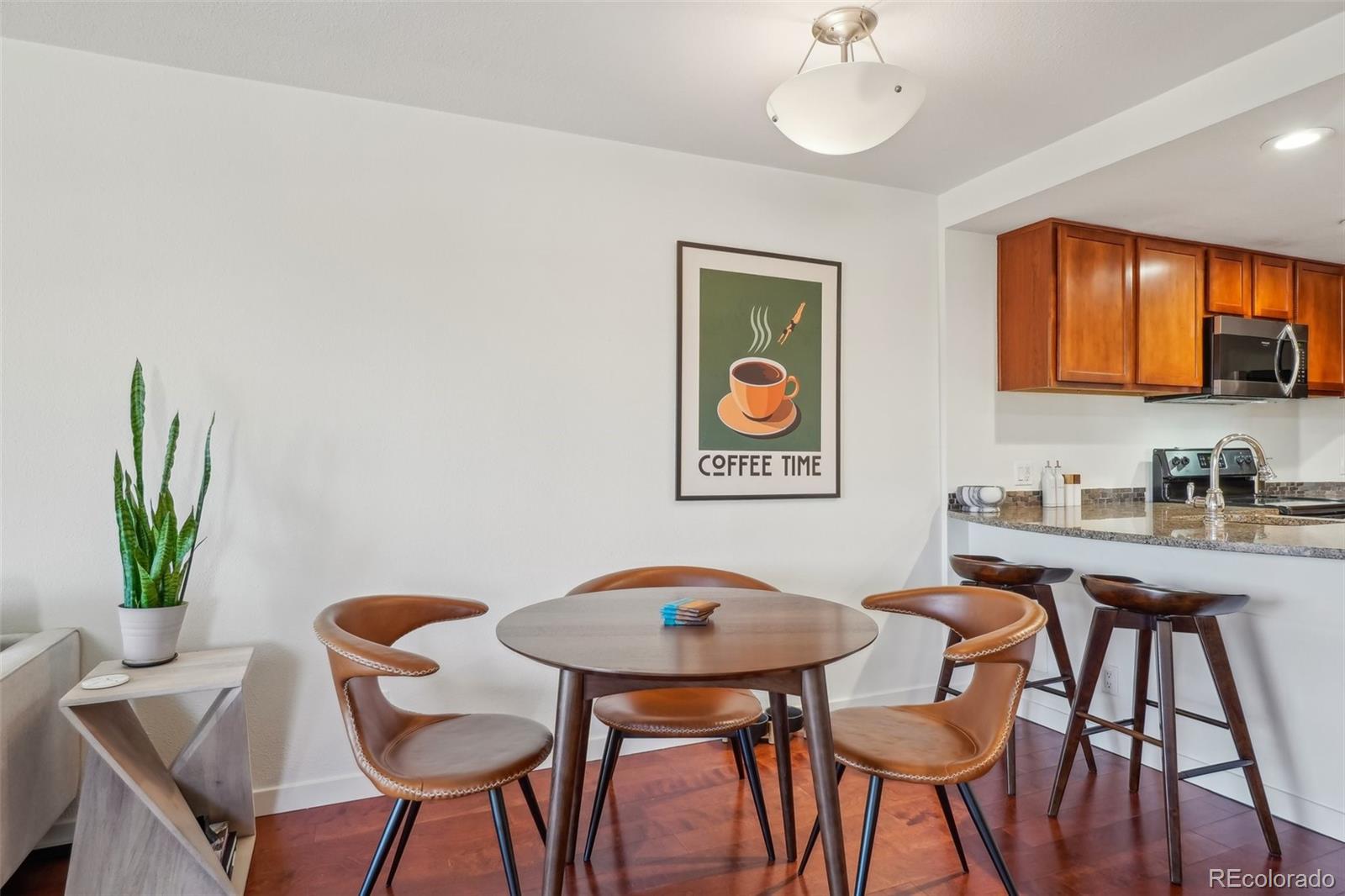 100 Park Avenue W 304