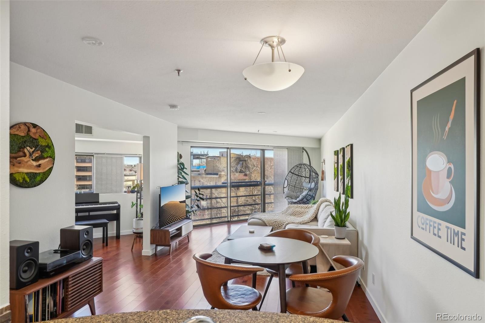 100 Park Avenue W 304